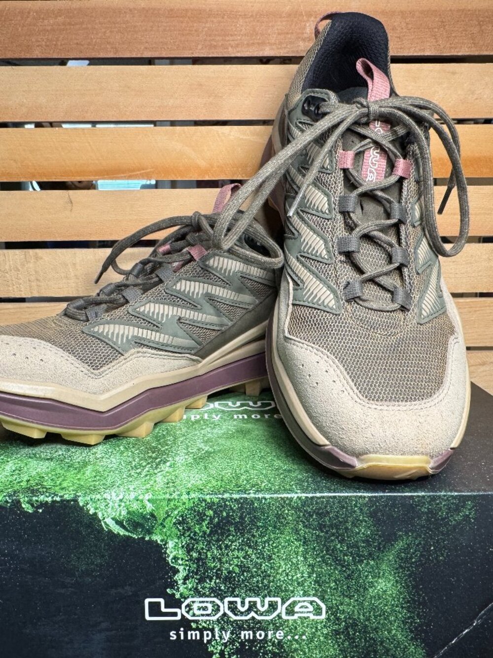 Maddox Pro Lo Hiking Shoe - Women's. Desert/Old Rose, 8.5